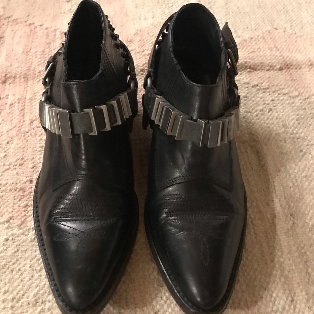 Western Sandro Ankle bootie